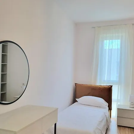 Summer Escape - 293 Apartamento Plazhi San Pietro